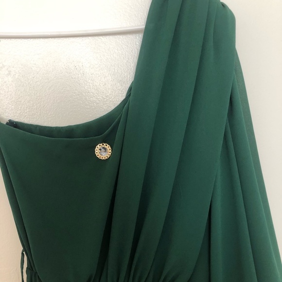 Black tie Long dress! European designer and chic style! Comes with its belt. - Picture 4 of 5